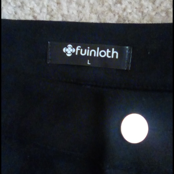 Black High Waisted Skirt (Adjustable) - Picture 4 of 5